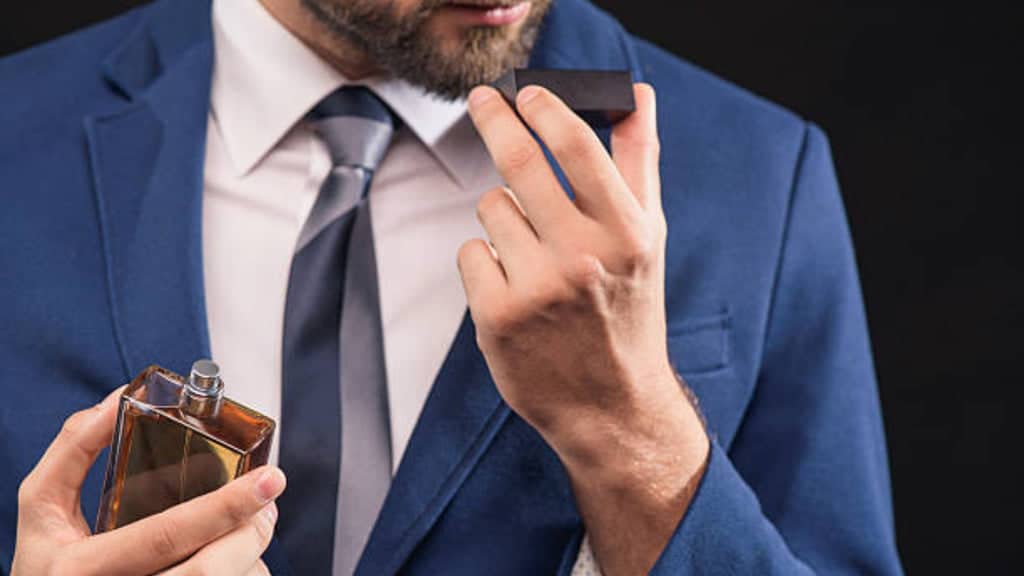 Guidelines for Applying Perfume: Dos and Don'ts